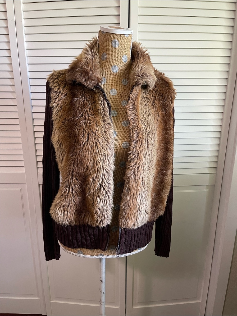 Vintage Tiara International sweater faux fur front brown Sz M